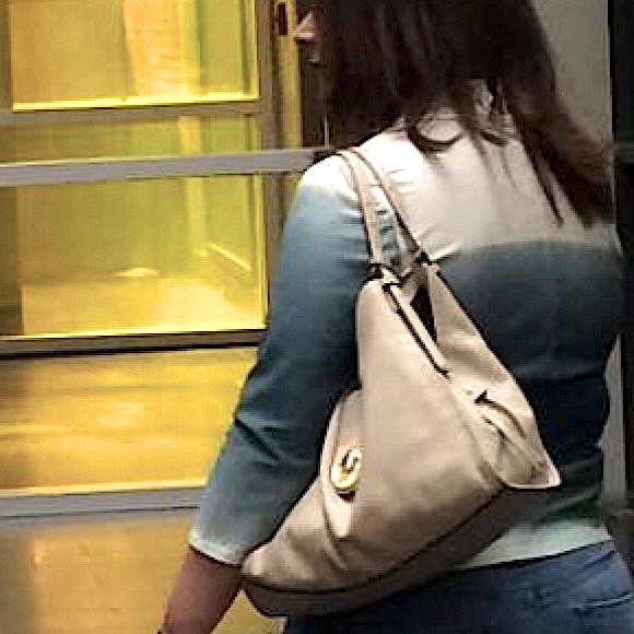 Ombré 3/4 sleeve top in stretchy scuba type fabric and with neck - Picture 2 of 8